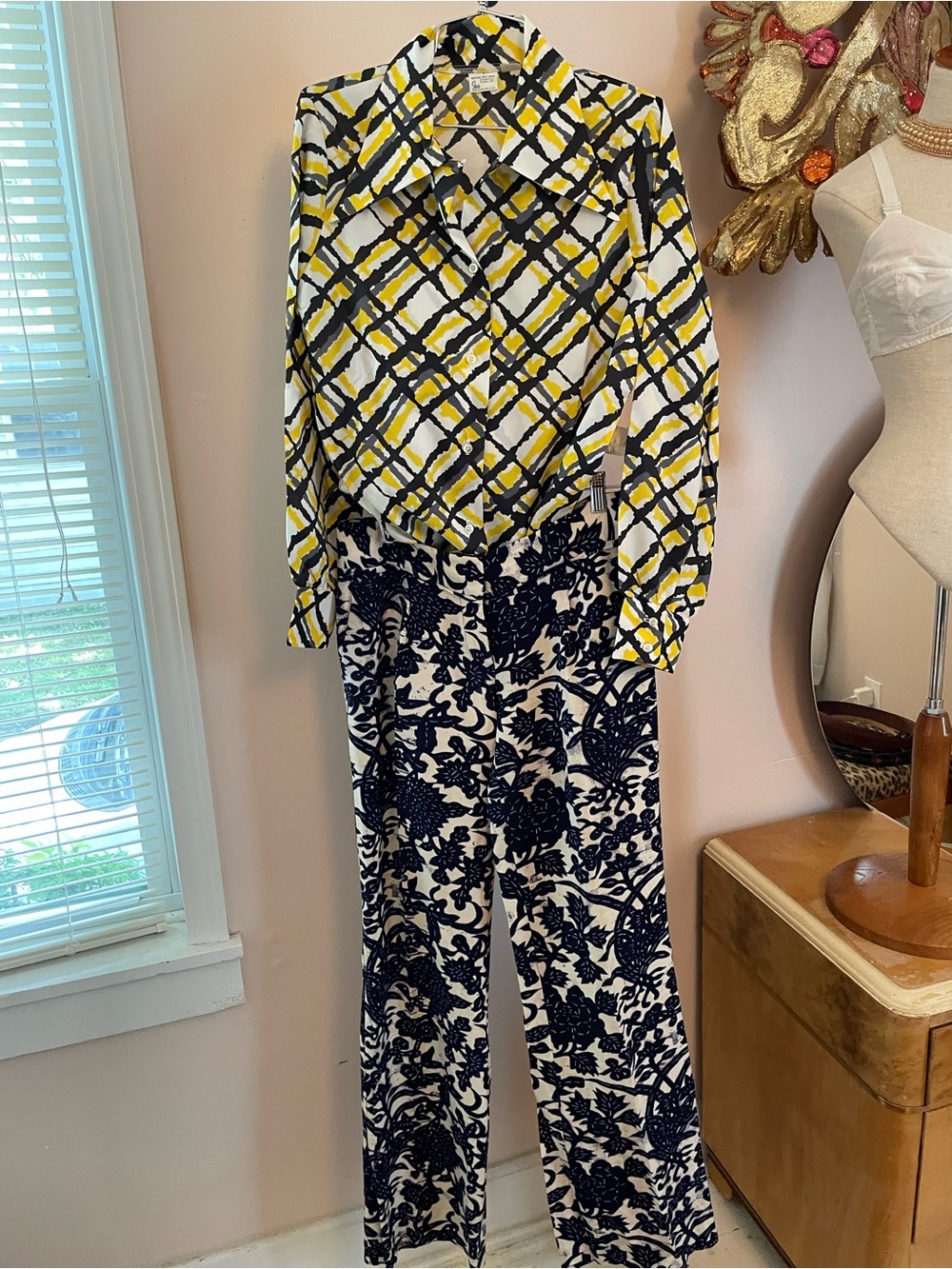 Sears Navy & Yellow Dagger Collar 1960s Button Up Blouse Size L
